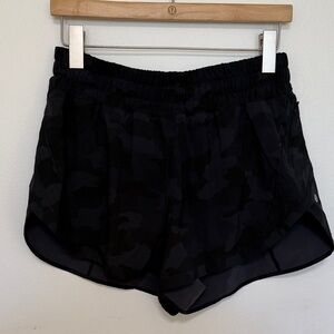 Lululemon Track That Short 3” - 10 - Black Camo